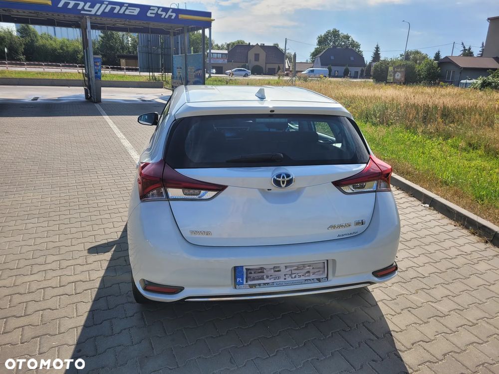Toyota Auris 2015 photo 3
