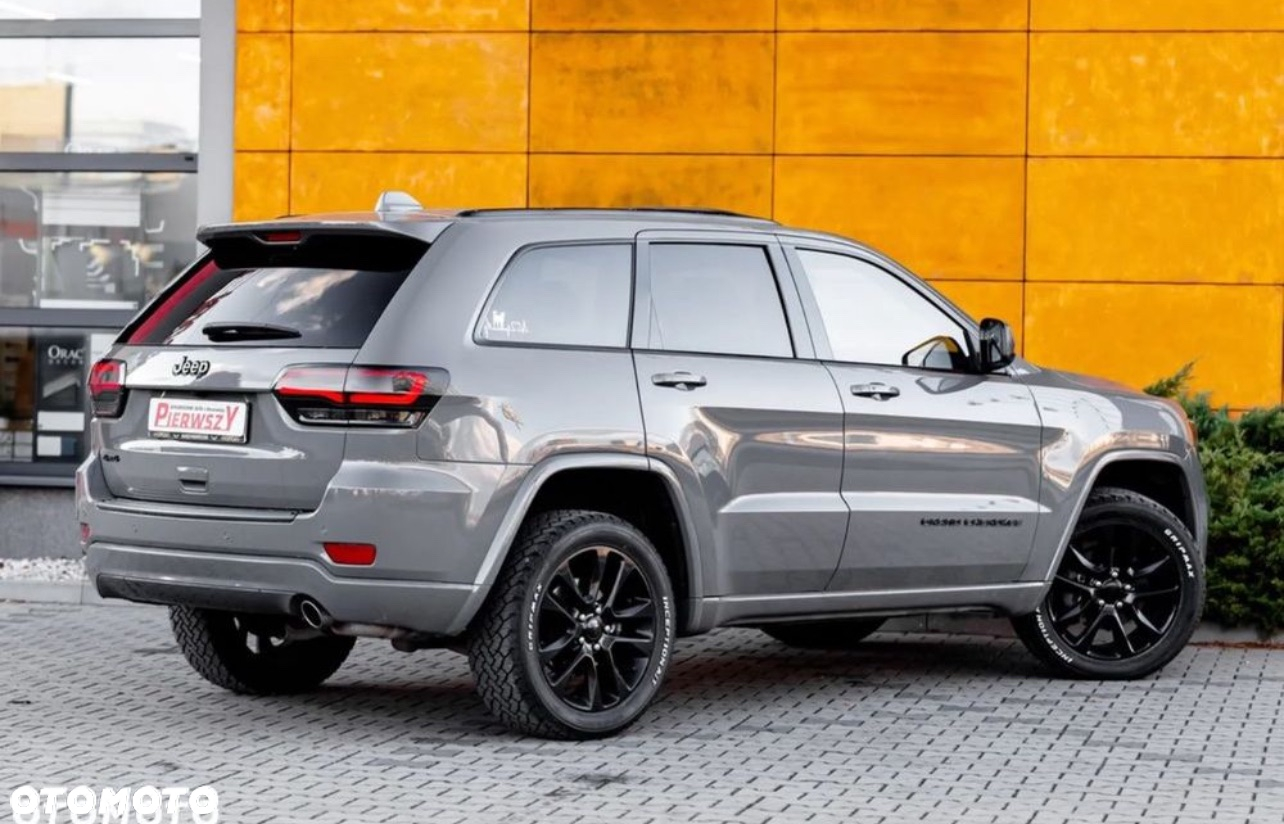 Jeep Grand Cherokee - 18