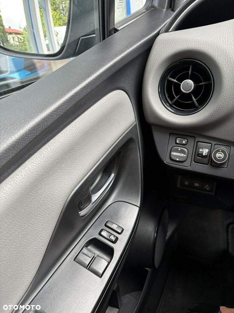 Toyota Yaris - 24