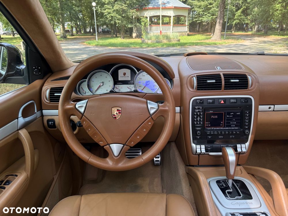 Porsche Cayenne Turbo S - 34