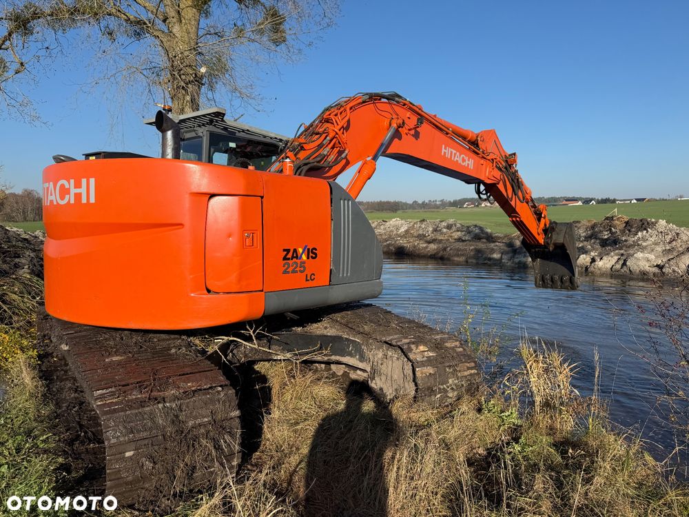 Hitachi ZAXIS ZX 225 USLC - 3 - 6