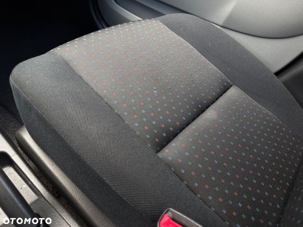 Daihatsu Sirion 1.0 - 36