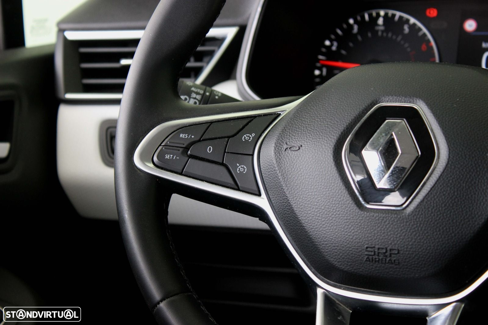 Renault Clio 1.0 TCe Limited Bi-Fuel - 15