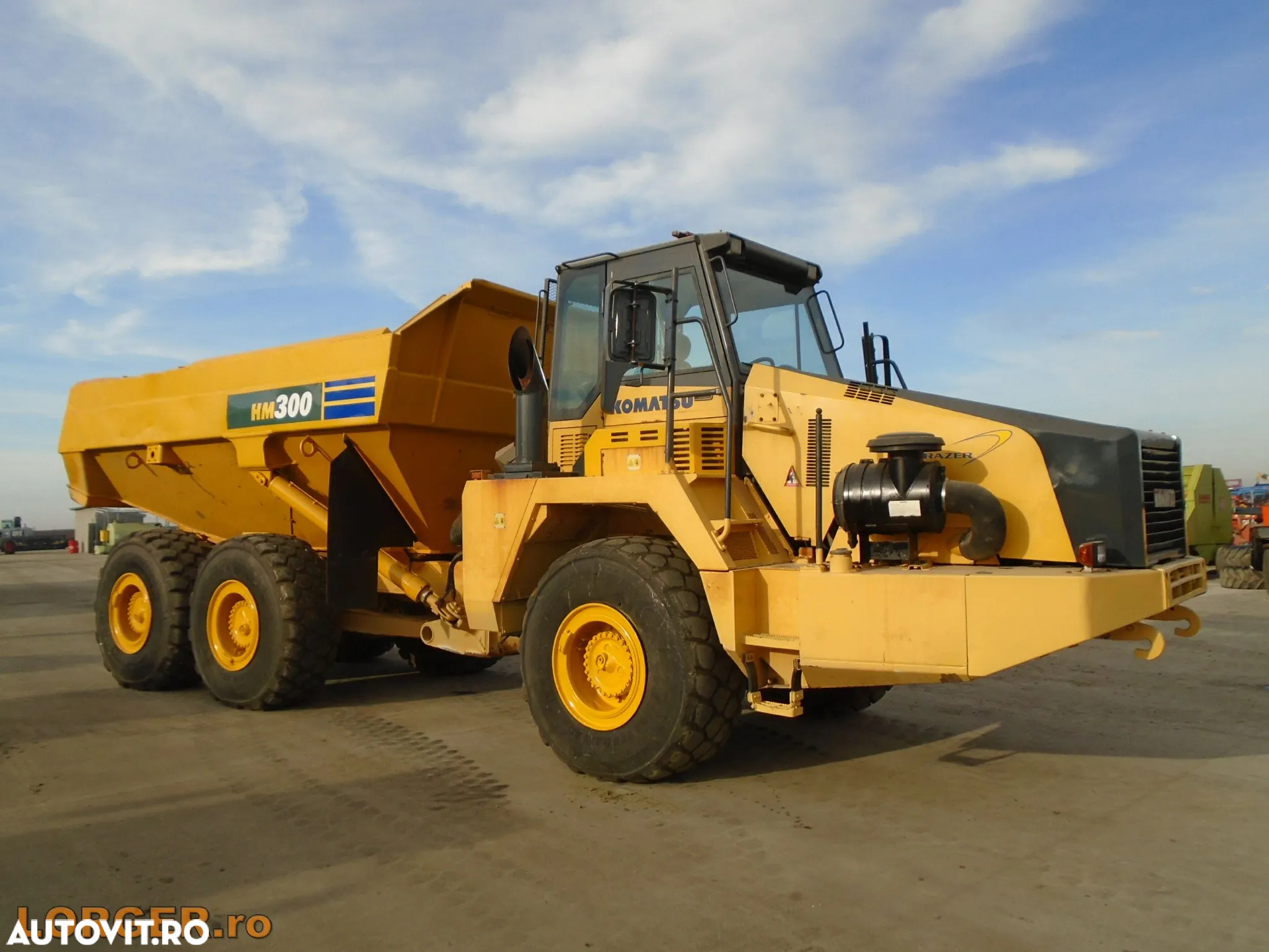 Komatsu HM300-2 - 4