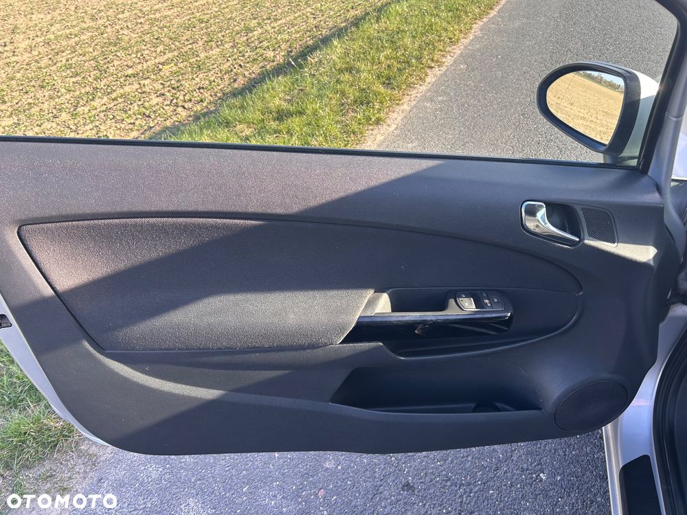 Opel Corsa 1.4 16V Satellite - 15