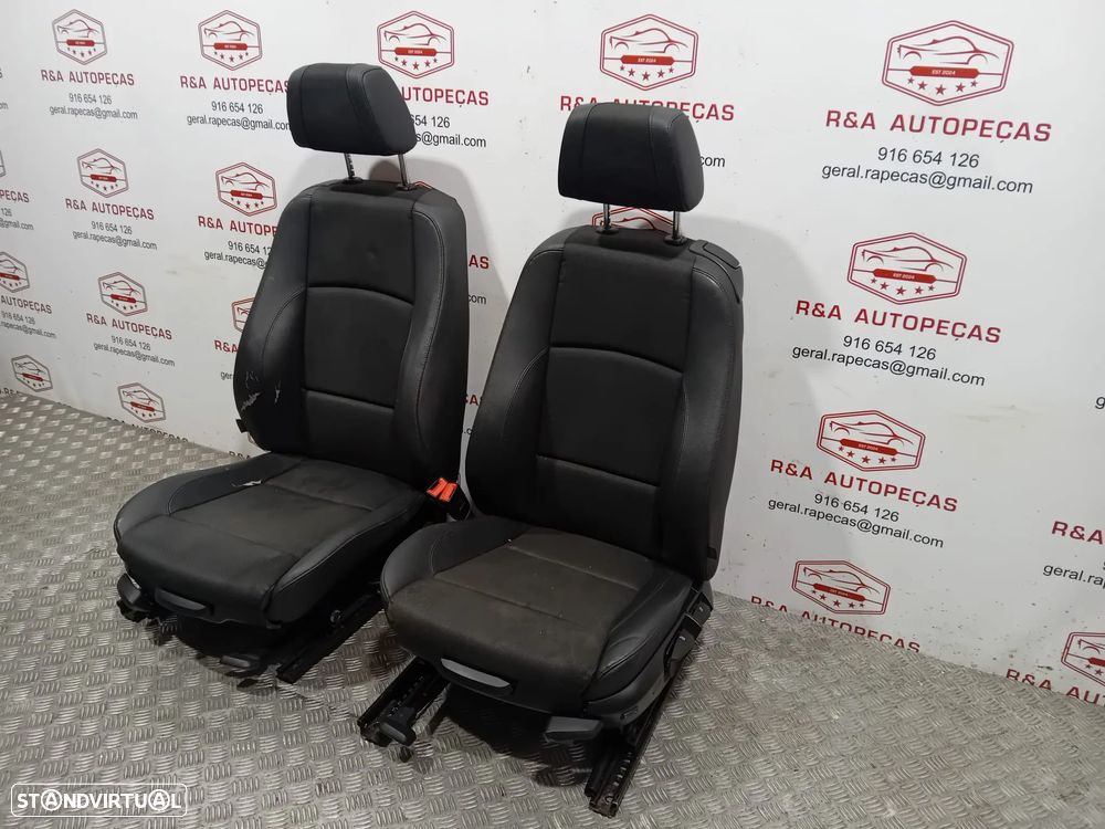 Conjunto de Bancos BMW Serie 1 Cabriolet E88 Pack M Pele e Tecido - 14
