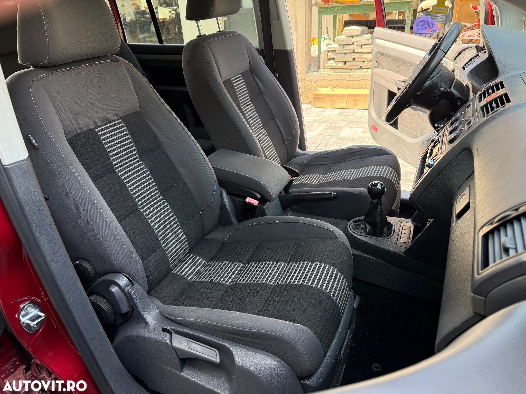 Volkswagen Touran 1.9 TDI United - 6