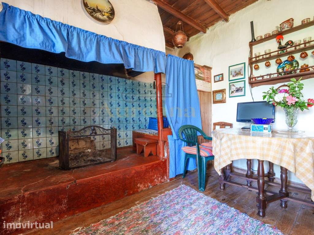 Moradia T2 de Traça Tradicional Portuguesa | Próxima do Centro de F... - Grande imagem: 3/23