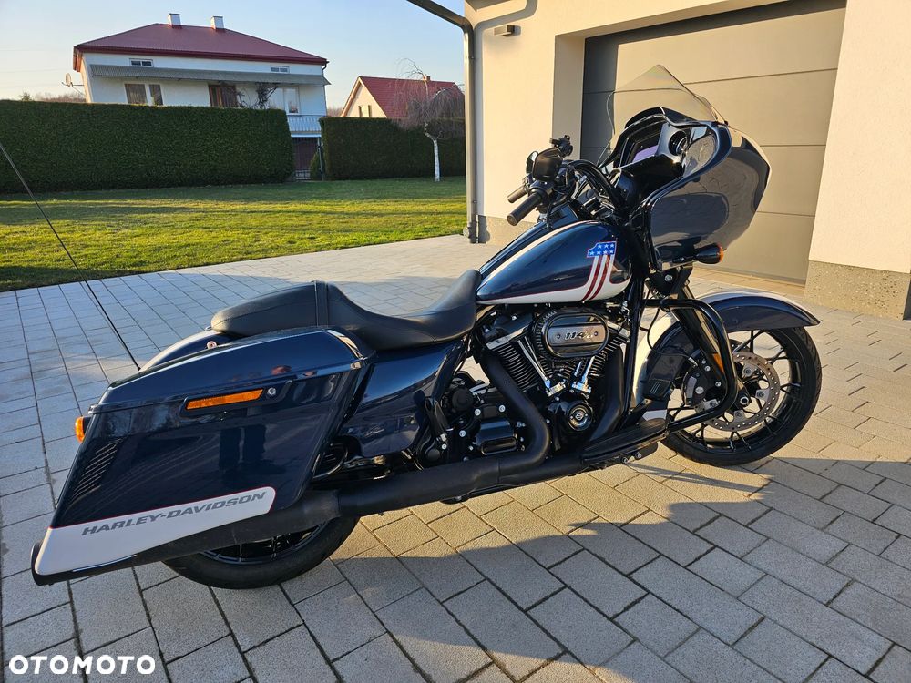 Harley-Davidson Touring Road Glide - 12