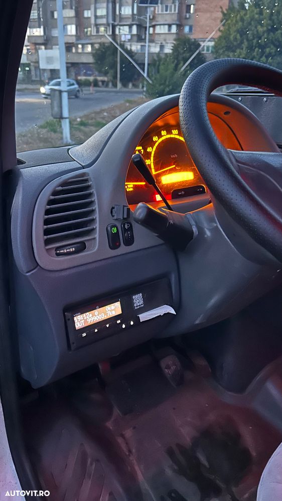 Mercedes-Benz Sprinter - 12