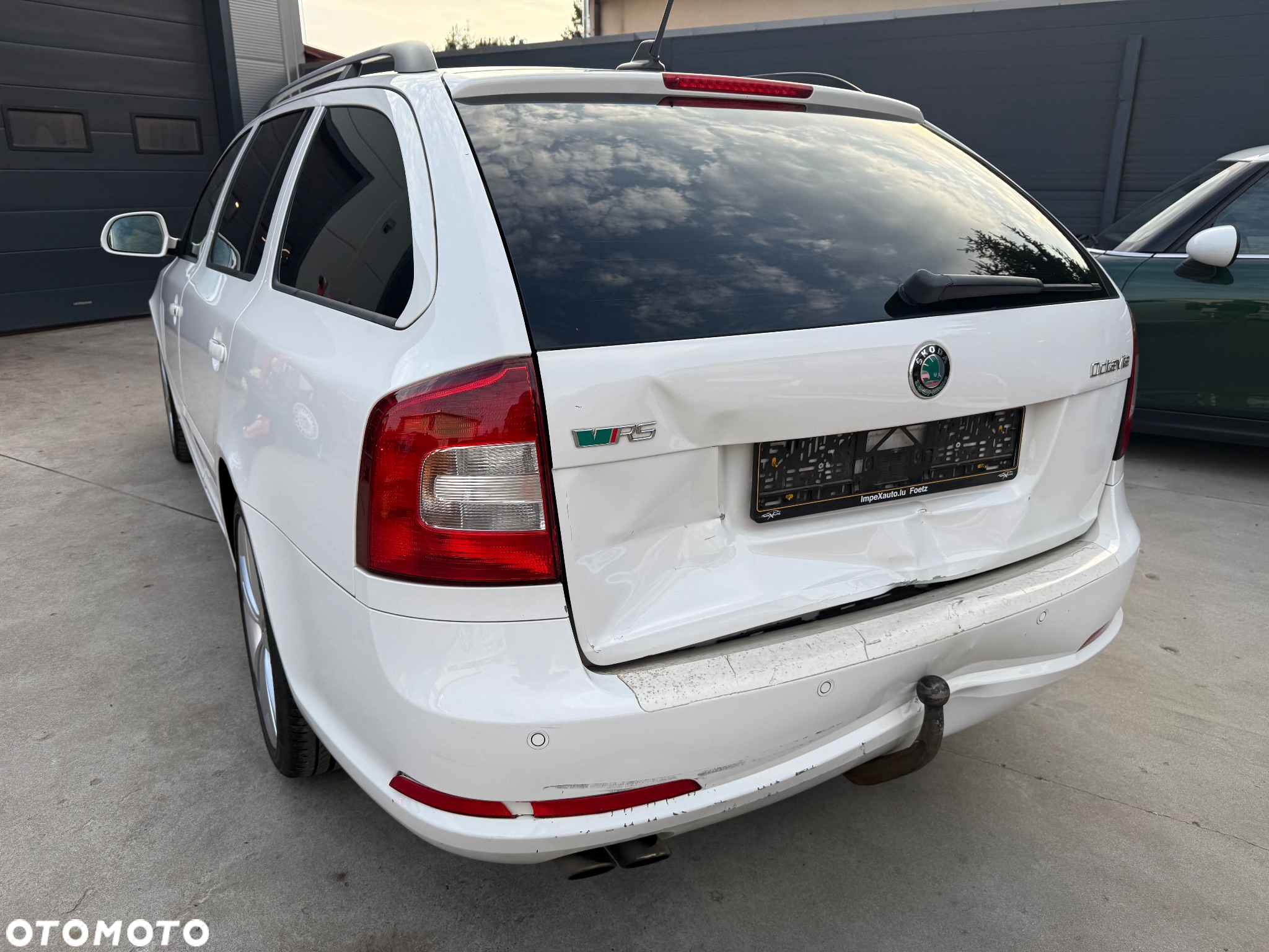 Skoda Octavia Combi 2.0 TDI DPF RS - 11