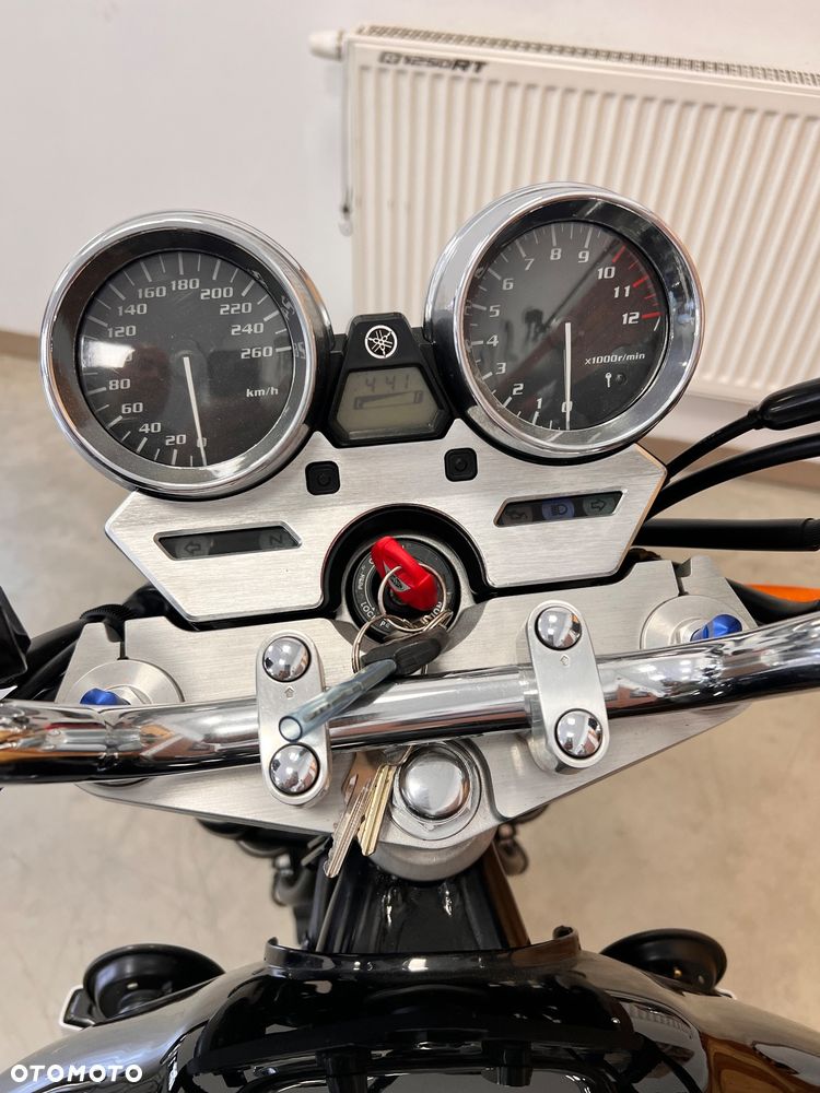 Yamaha XJR - 26