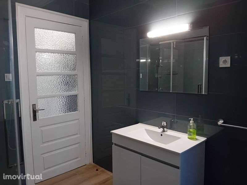 Arrenda-se andar de moradia T2 em Vila Nova de Gaia, Coimbrões - Grande imagem: 5/11