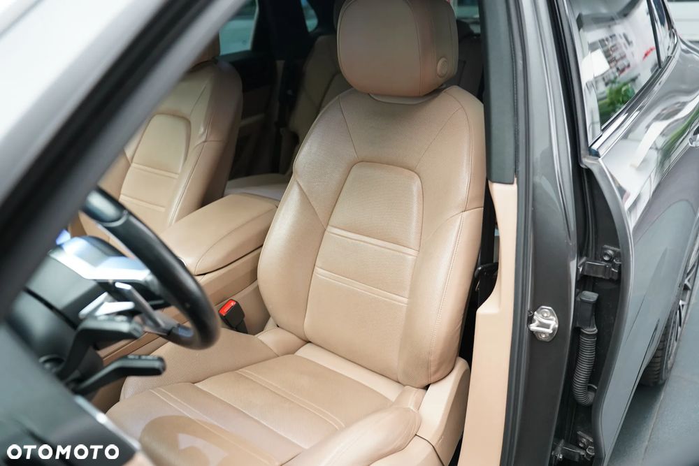 Porsche Cayenne Standard - 6