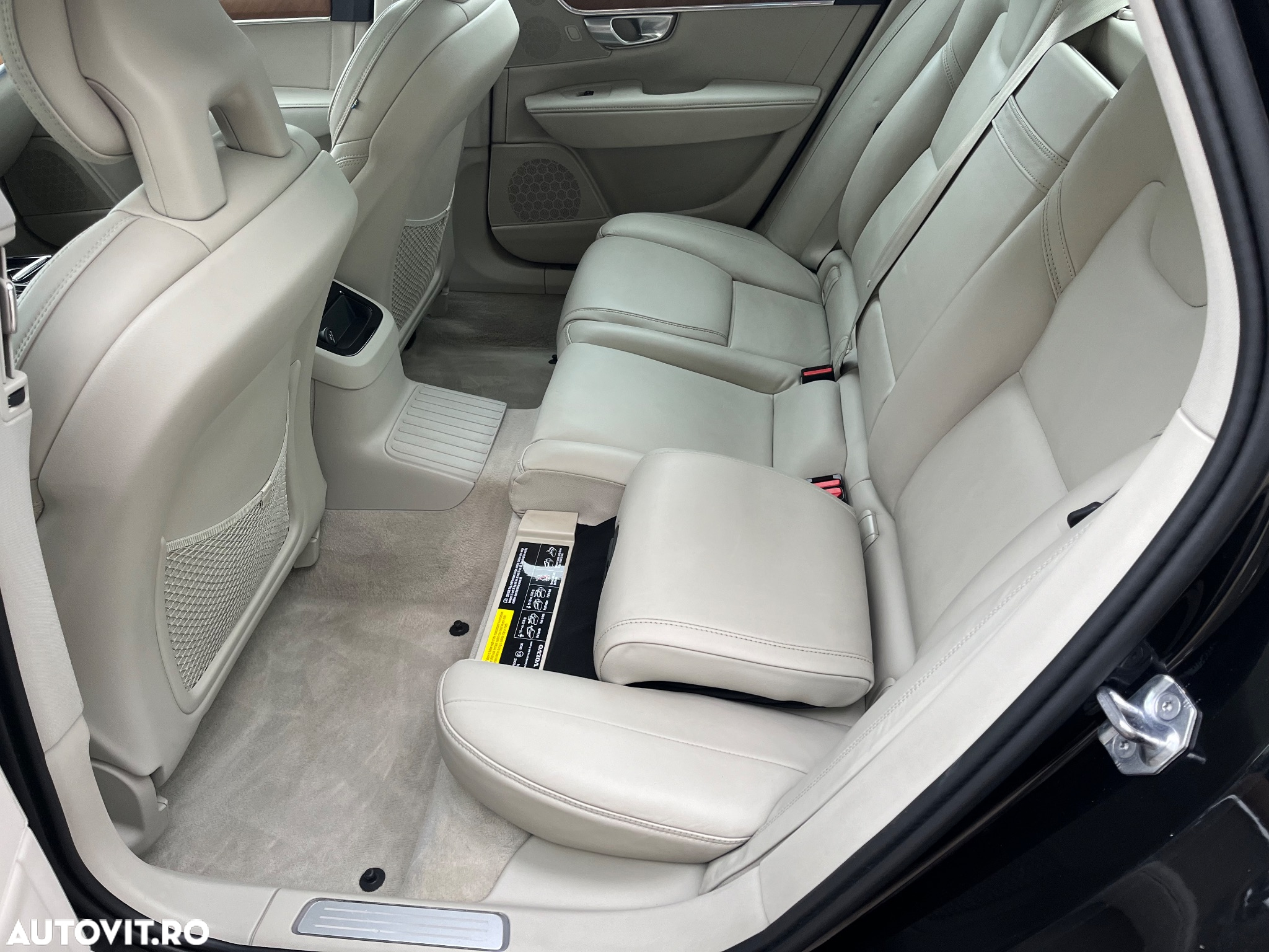 Volvo S90 T8 Twin Engine AWD Geartronic Inscription - 30