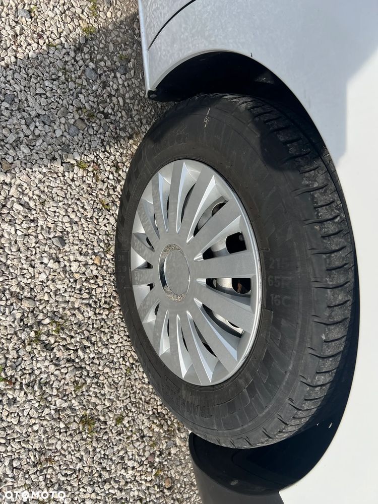 Peugeot Expert L2H1 2,0 Hdi 122 KM klima tempomat GPS - 29