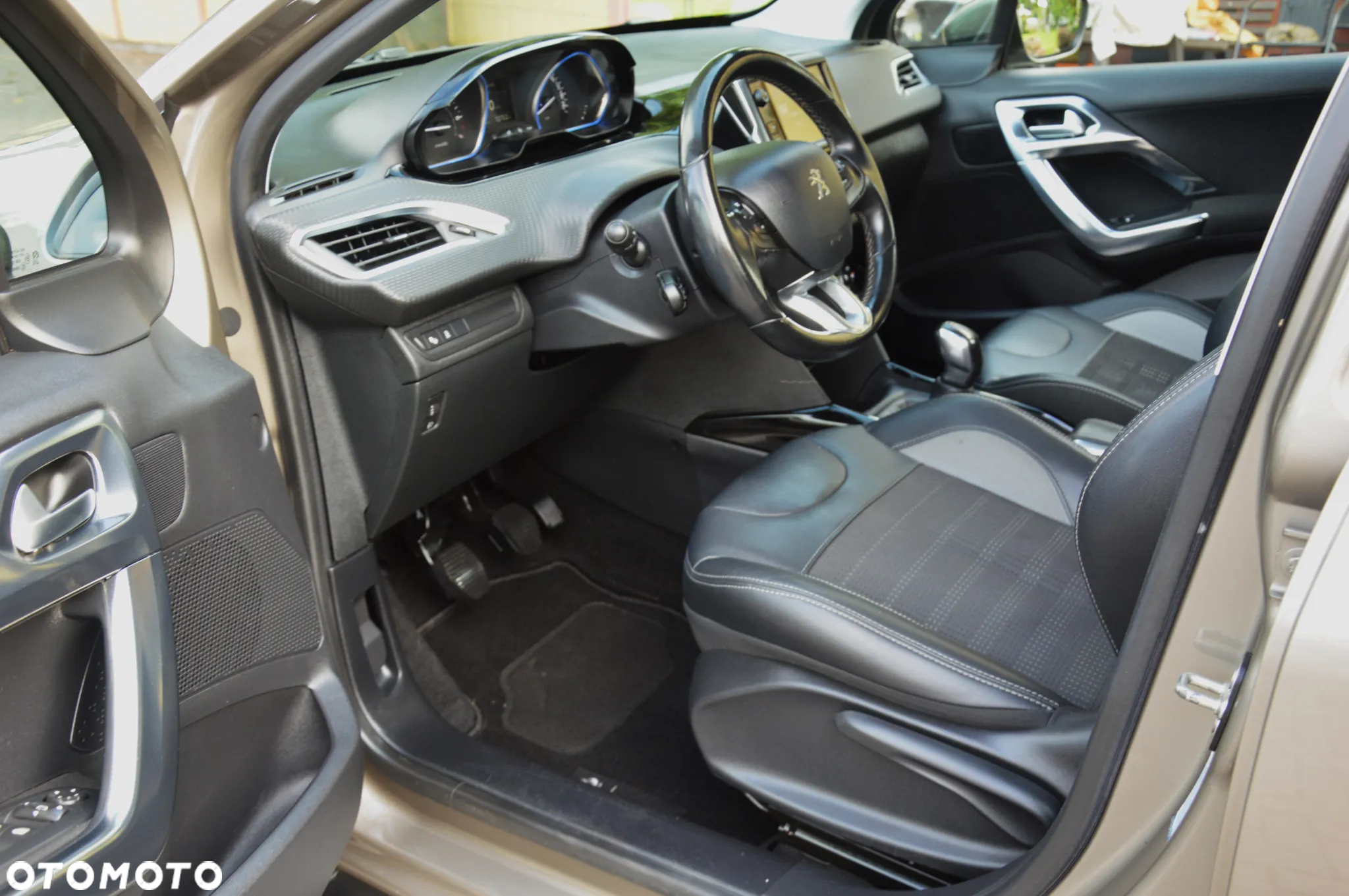 Peugeot 2008 - 14