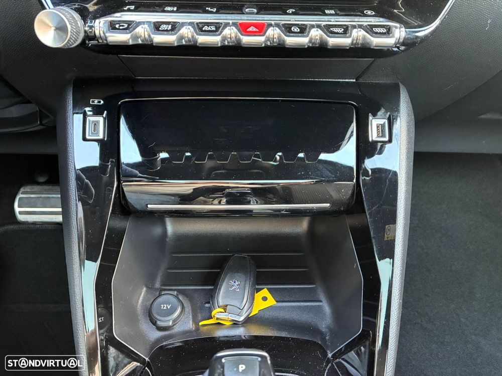 Peugeot 208 - 20