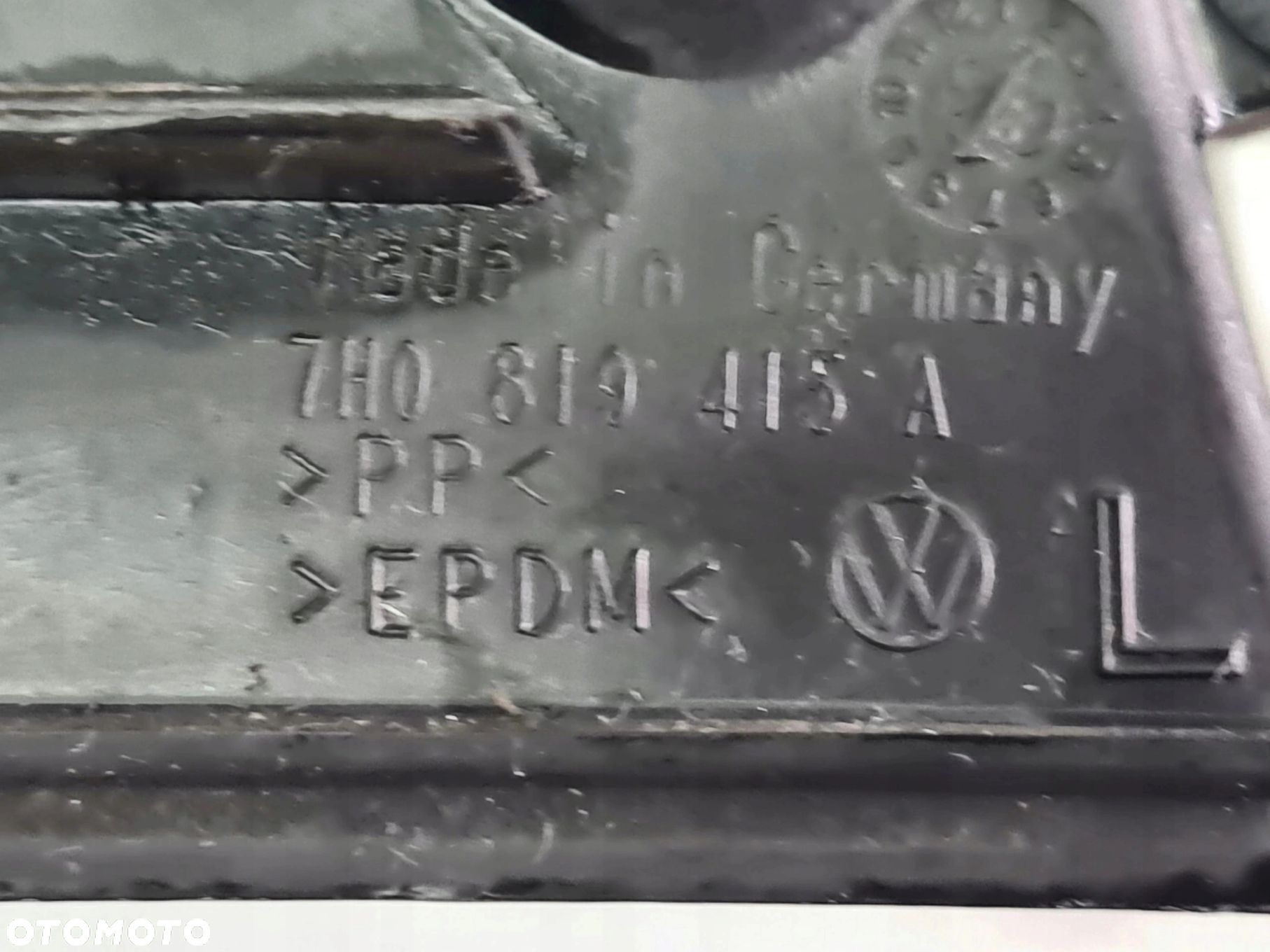 VW T5 plastik osłona maskownica podszybia LEWA 7H0819415A - 2