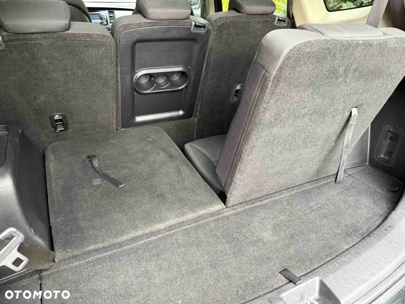 Kia Carens - 21