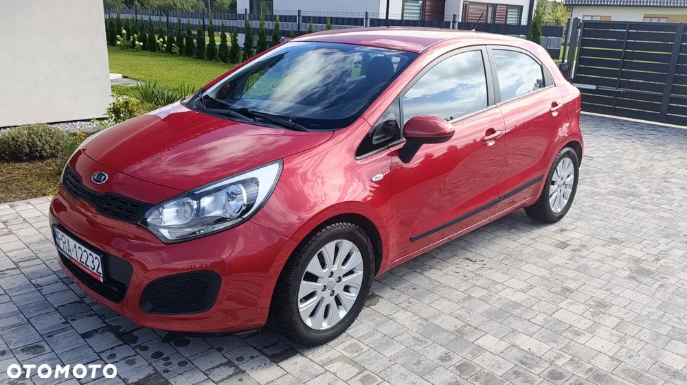 Kia Rio 1.2 L - 1