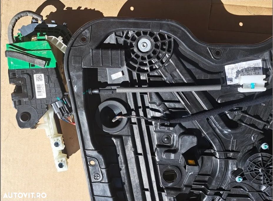 Broasca incuietoare inchidere centralizata usa stanga dreapta fata spate Hyundai i30 PD PDE gen 3 - 2