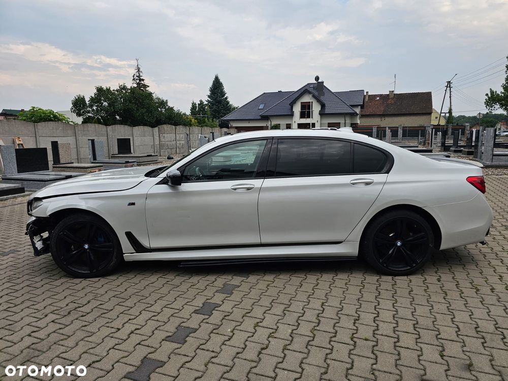 BMW Seria 7 740Li - 24