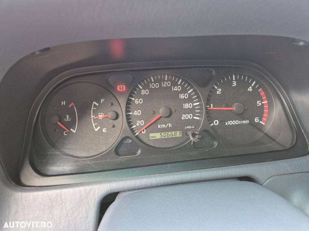 Toyota Land Cruiser - 10