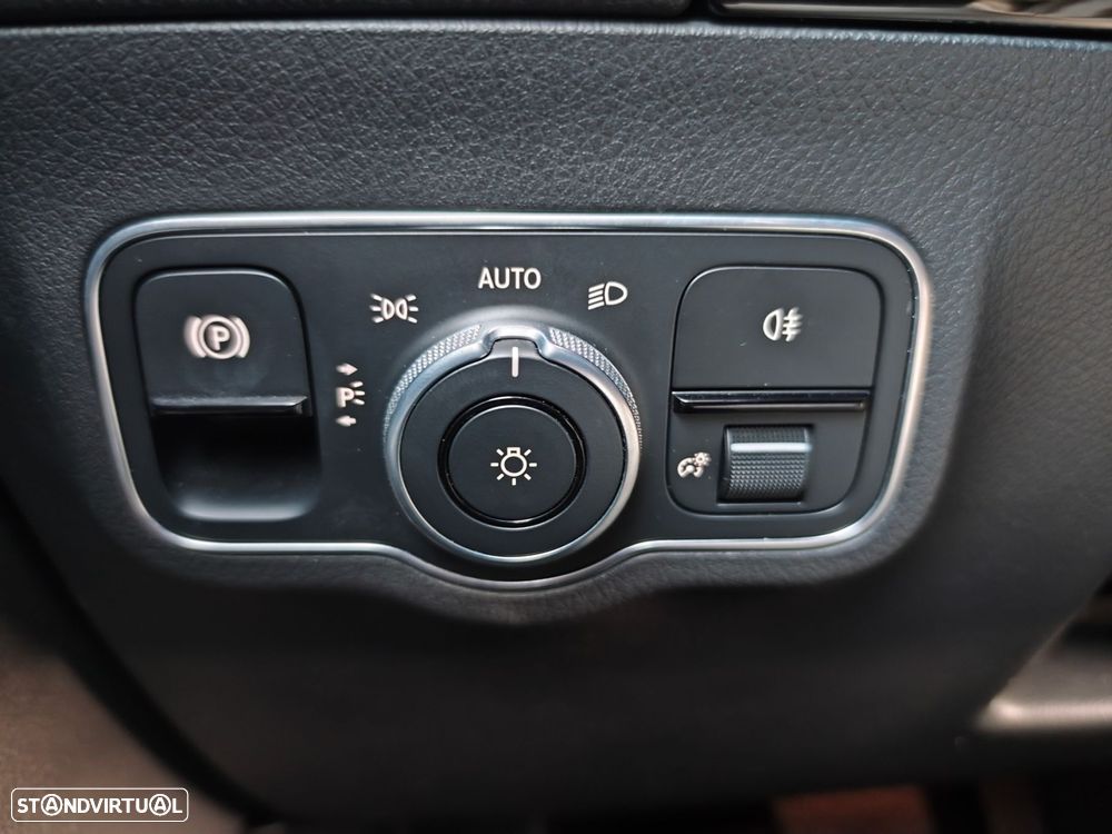 Mercedes-Benz GLA 180 d Progressive - 31