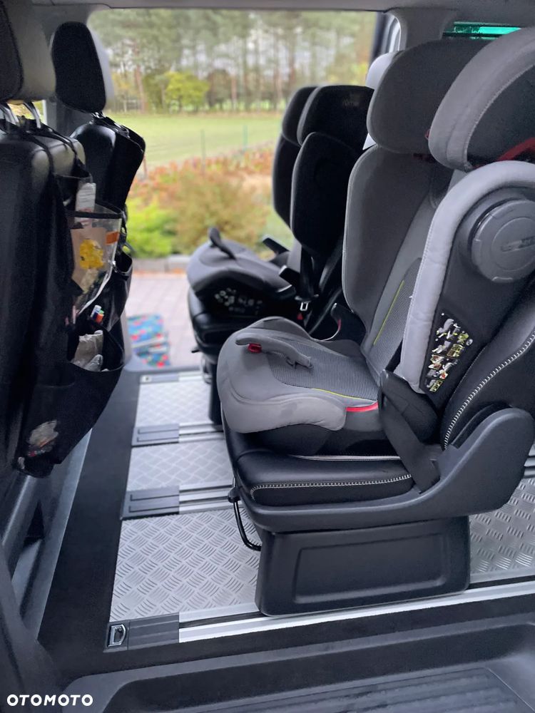 Volkswagen Multivan - 8