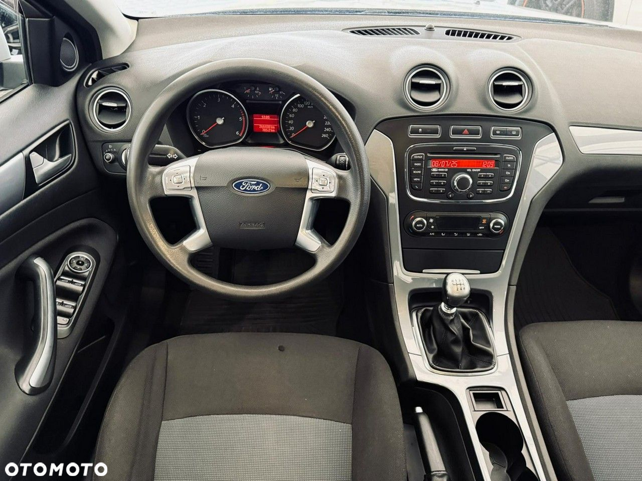 Ford Mondeo - 23