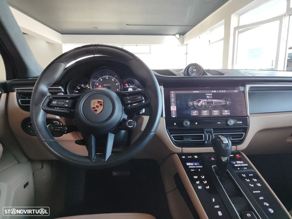 Porsche Macan T - 24