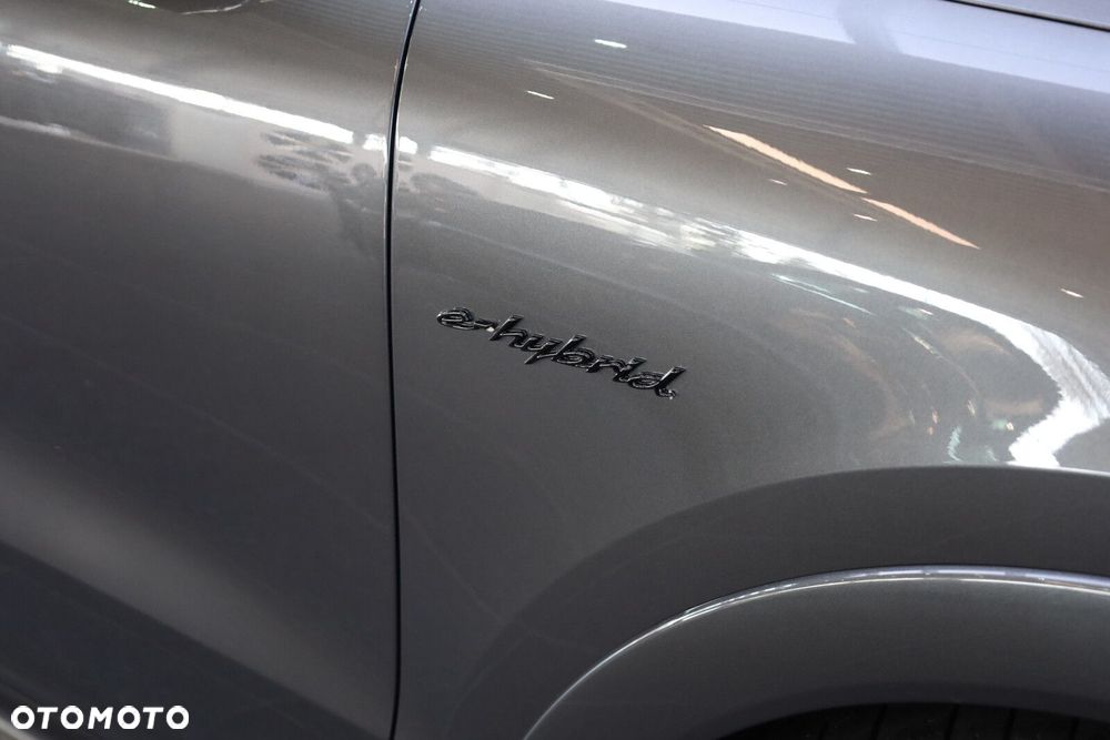 Porsche Cayenne - 23