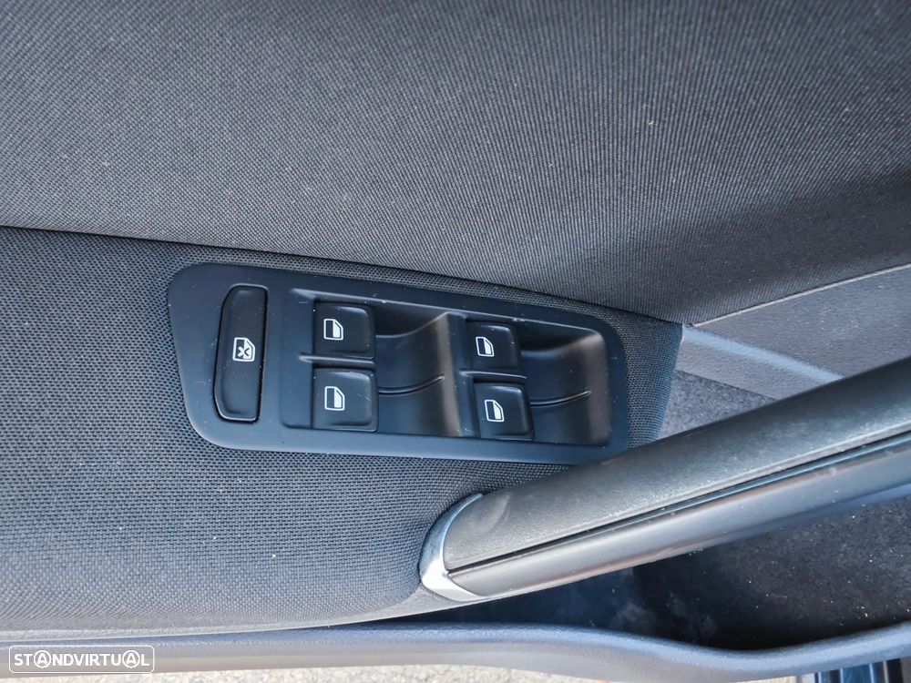 VW Golf Variant 1.6 TDi BlueMotion Confortline - 16