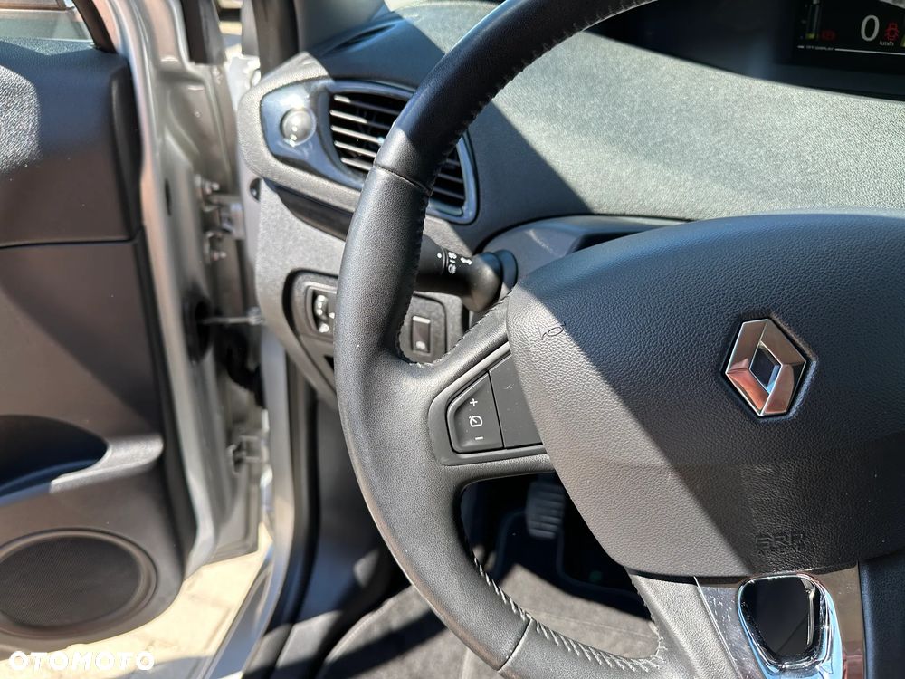 Renault Grand Scenic - 8