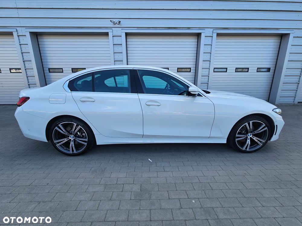 BMW Seria 3 330i - 11