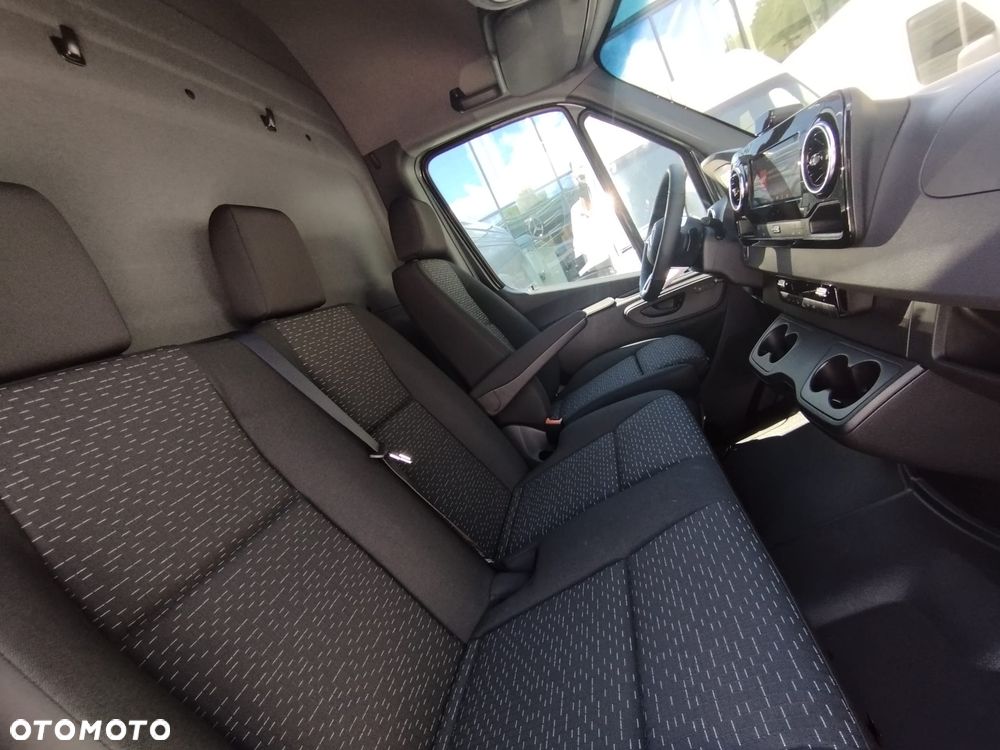 Mercedes-Benz Sprinter 319 Extra Long - 7