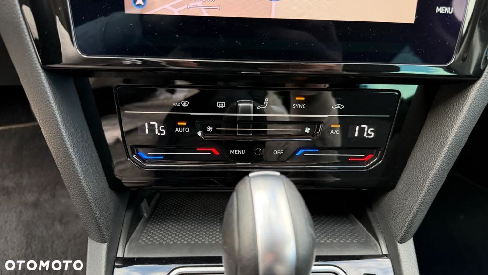 Volkswagen Passat 2.0 TDI SCR DSG Business - 28