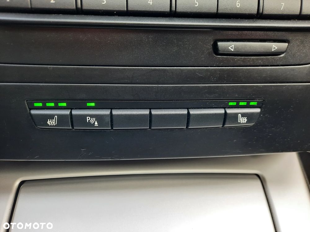 BMW Seria 3 320i Edition Exclusive - 36