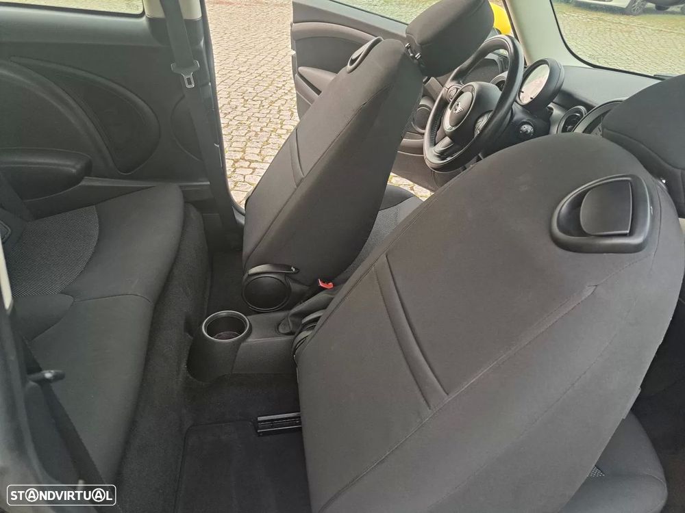 MINI 3 Portas One D - 13