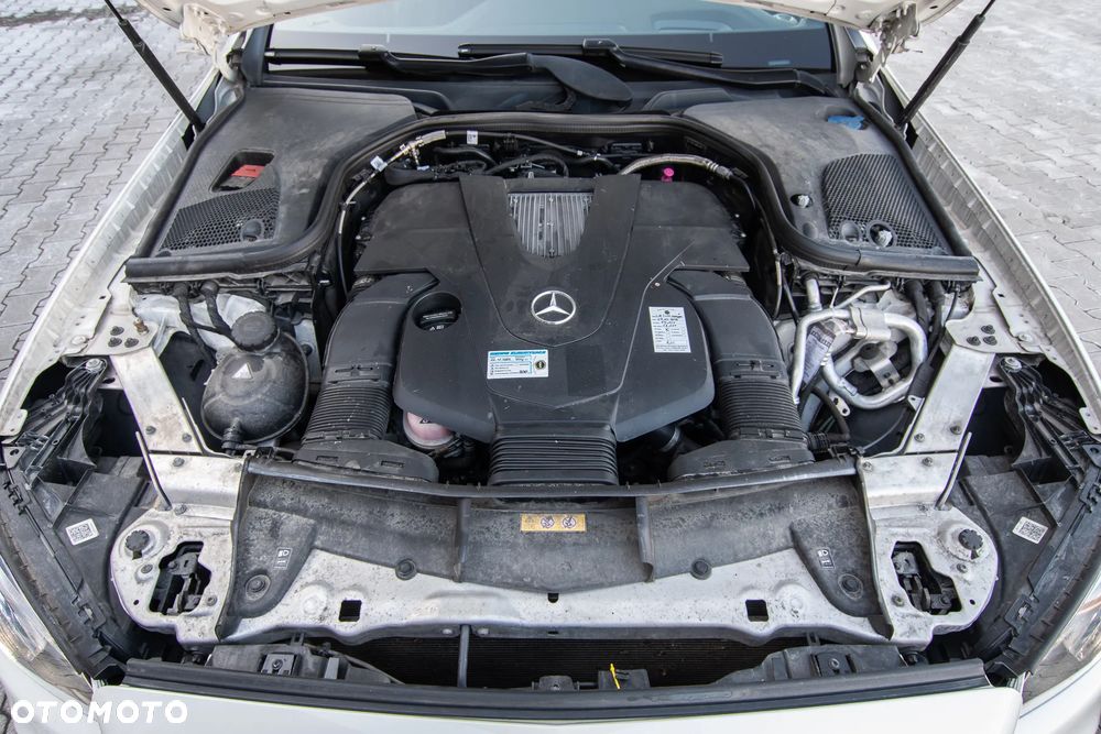 Mercedes-Benz Klasa E 400 Coupe 4-Matic 9G-TRONIC - 18