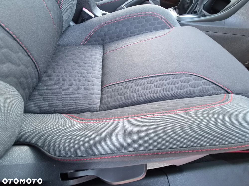Ford Fiesta 1.0 EcoBoost ST-Line - 32