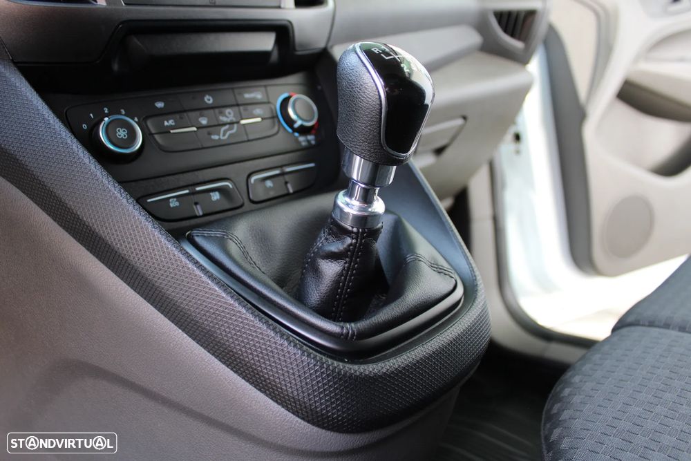 Ford Transit-Connect - 27