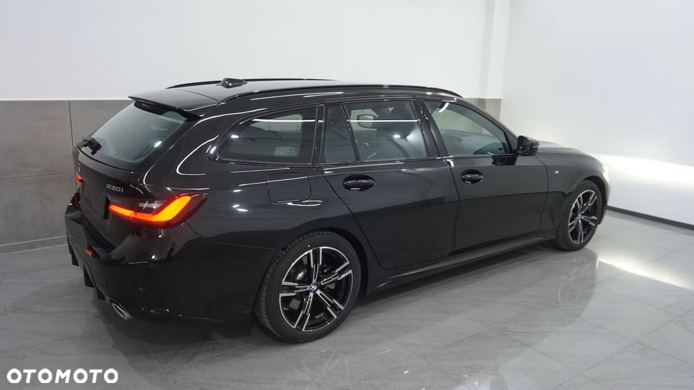 BMW Seria 3 330i xDrive M Sport - 8