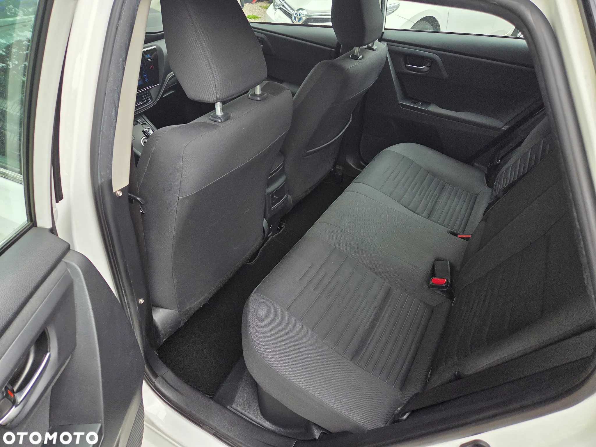 Toyota Auris 1.8 VVT-i Hybrid Automatik Touring Sports Edition - 11