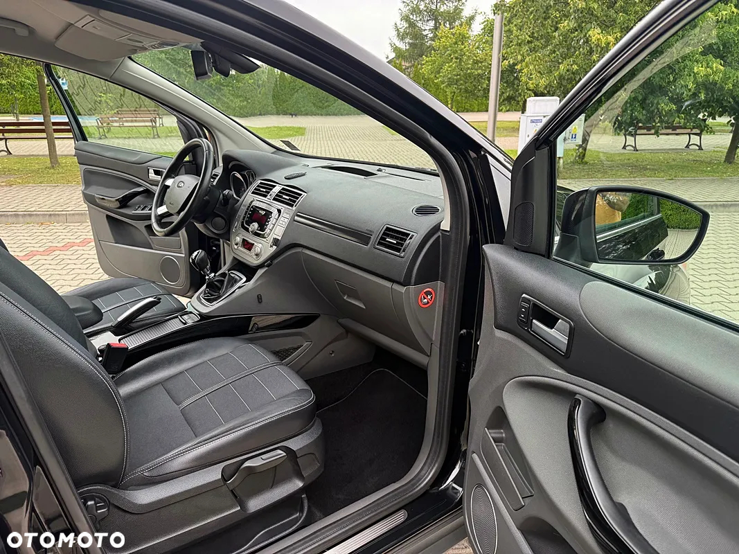 Ford Kuga 2.0 TDCi 2x4 Titanium - 17