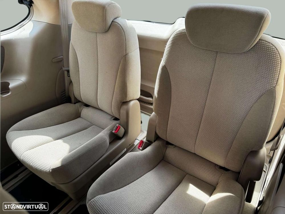 Kia Carnival 2.9 CRDi VGT LX - 20
