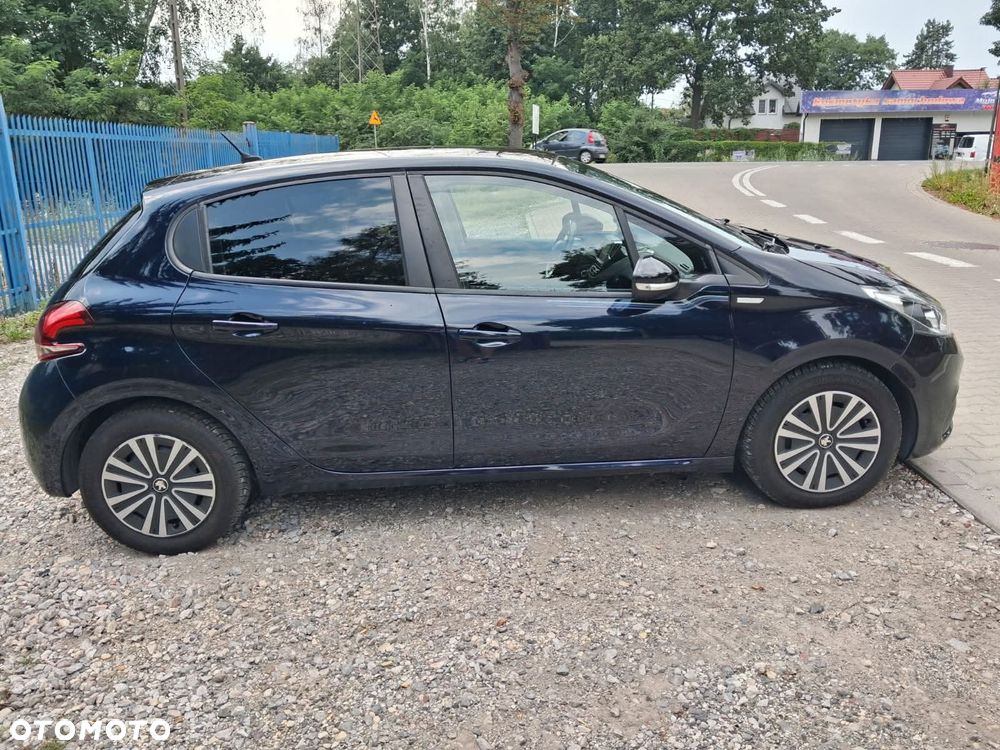 Peugeot 208 - 4
