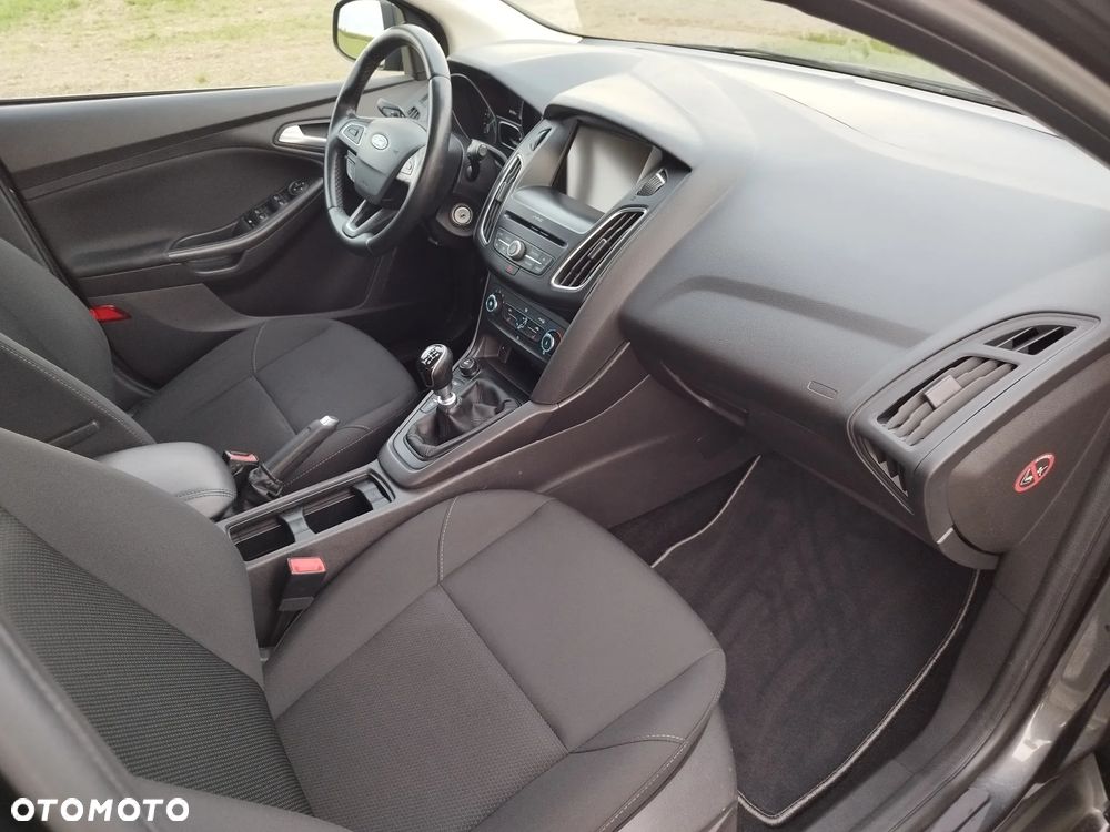Ford Focus 1.5 TDCi SYNC Edition ASS - 17