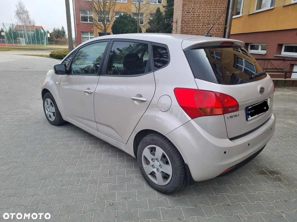 Kia Venga 2010 photo 4